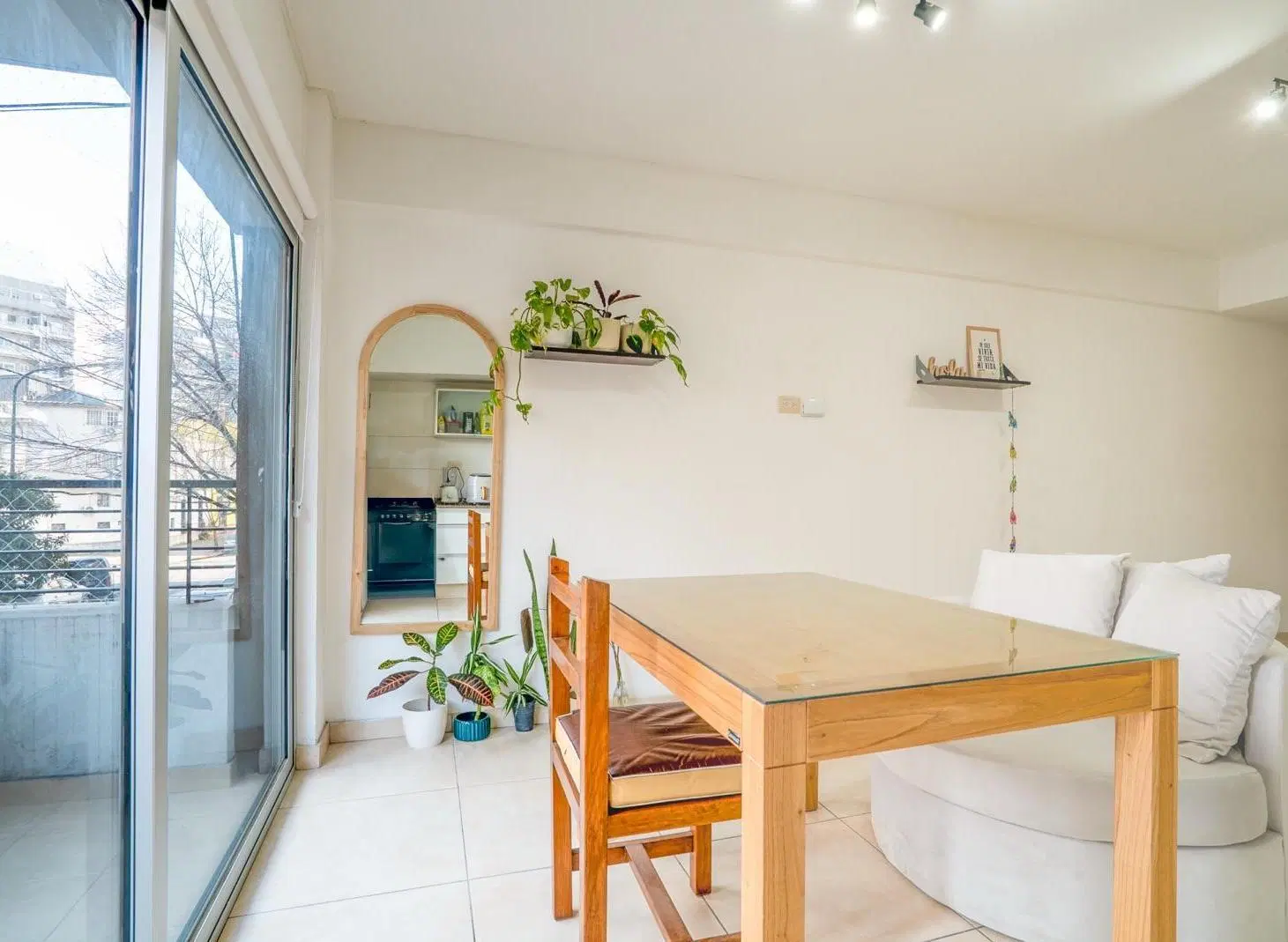 Departamento de dos ambientes en la zona del Villa del Parque con balcón 1