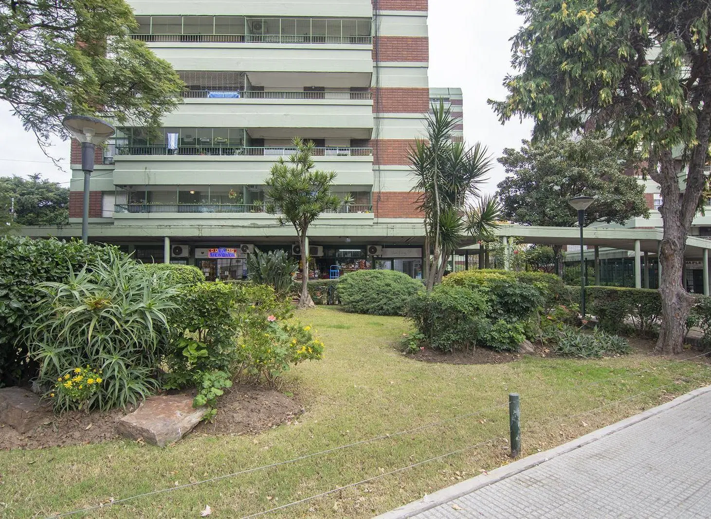 Departamento 3 ambientes con balcón y vista abierta en Villa Urquiza 1