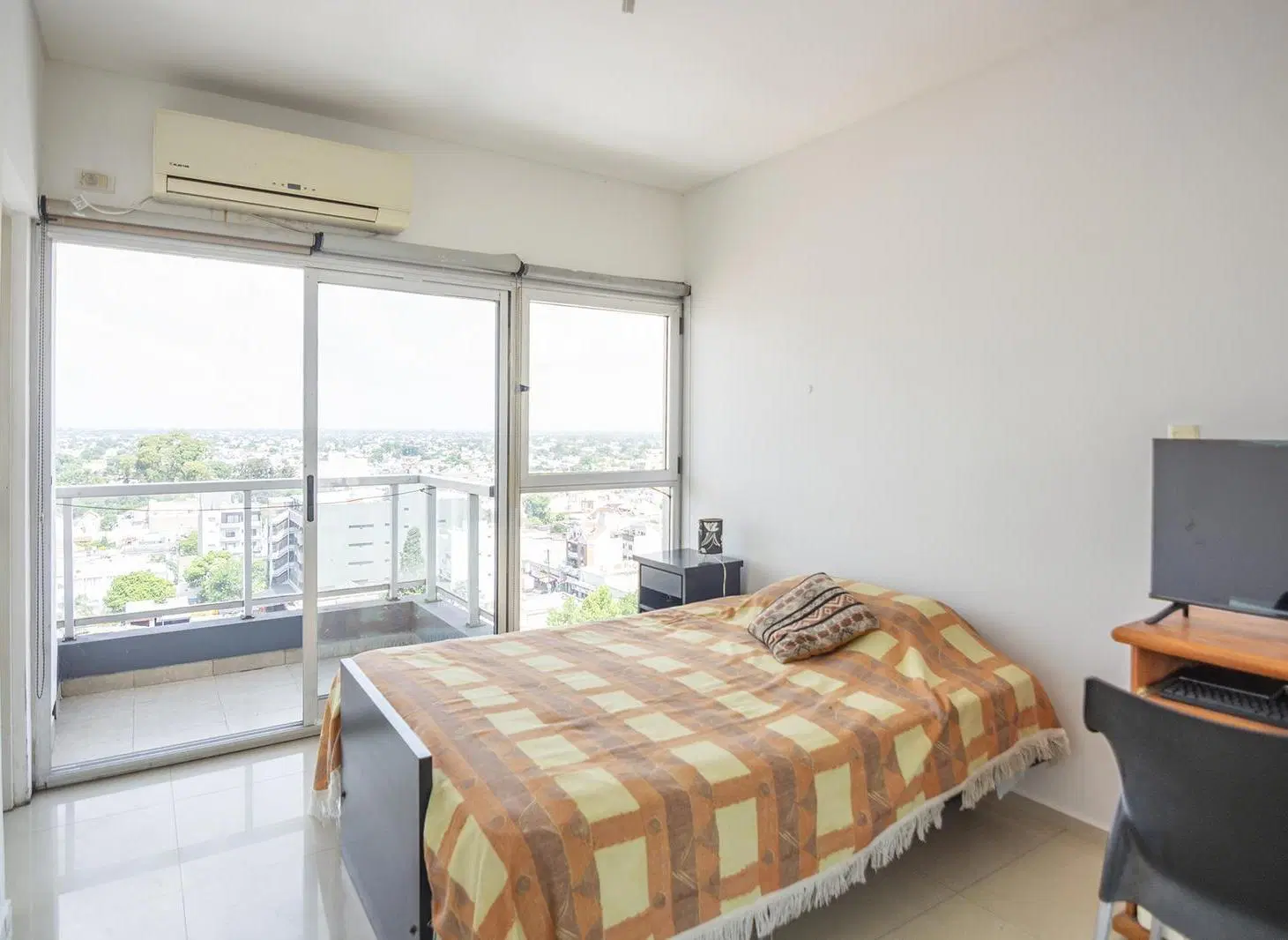 Venta Departamento 1 ambiente con cochera Lanús Este 3