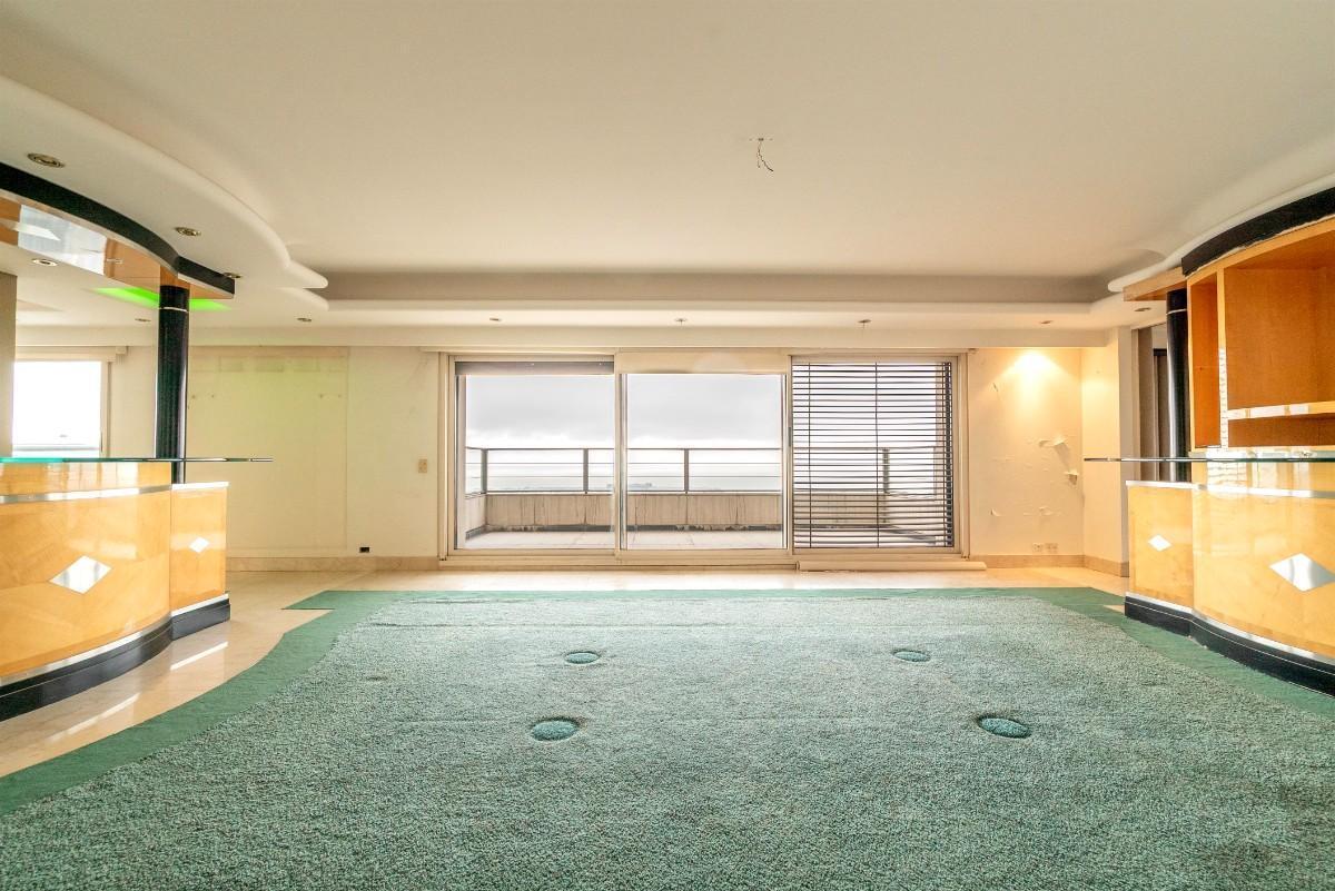 Foto de Venta Departamento Semi Piso 3 cocheras Piso Alto Le Parc Palermo, imagen 2