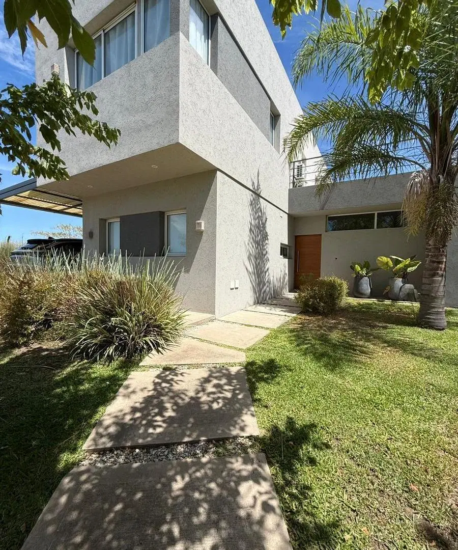 Casa en venta Barrio Araucarias Puertos 4