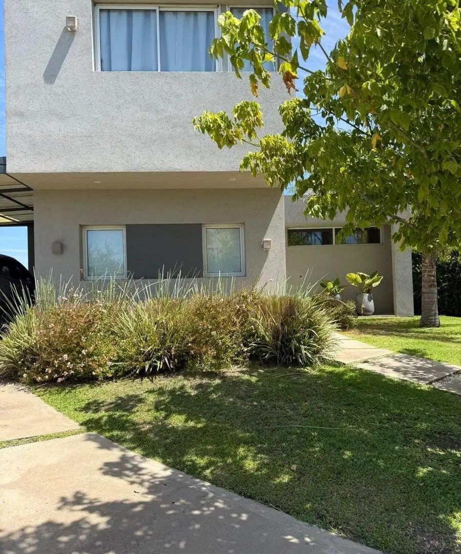 Casa en venta Barrio Araucarias Puertos 3