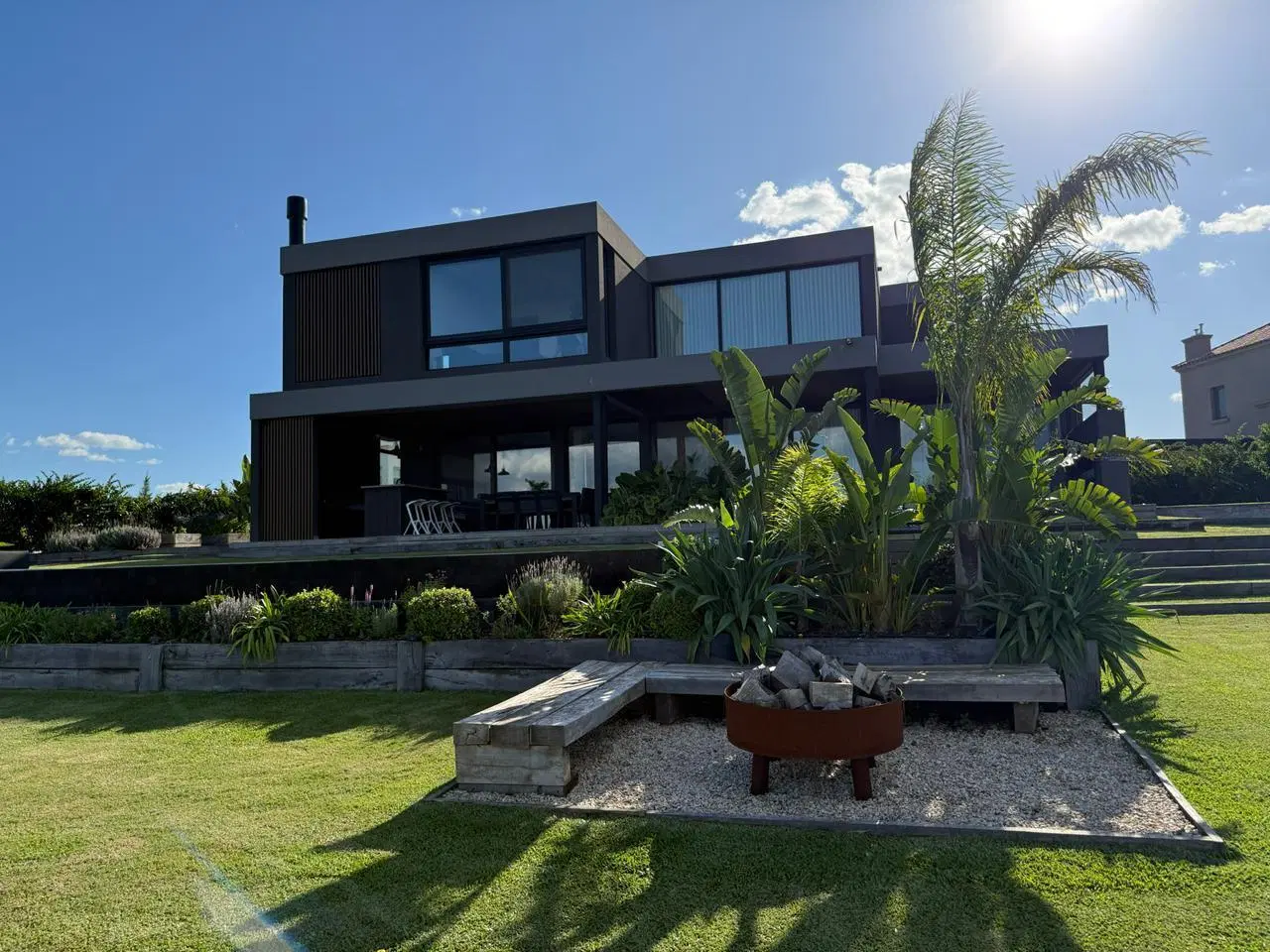 Casa en venta tres suites en Marinas al lago Puertos 2