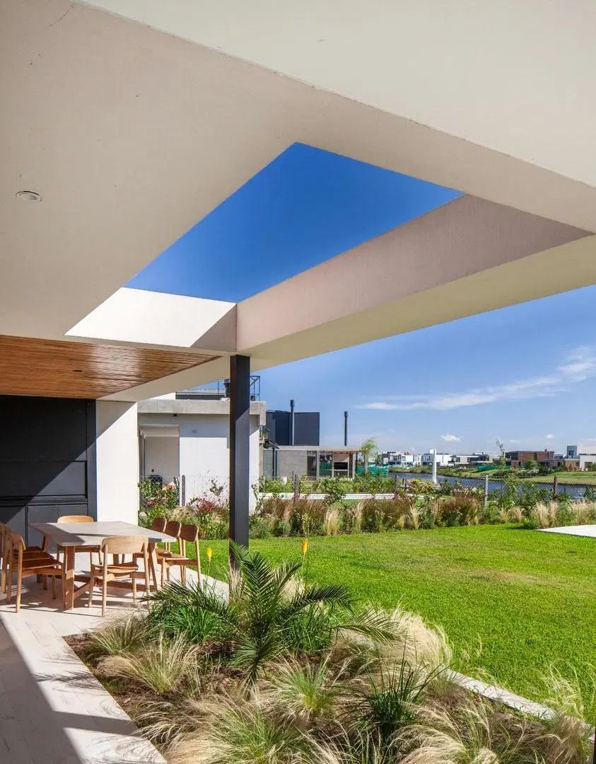 Casa en venta al lago en el barrio Costas Puertos 2