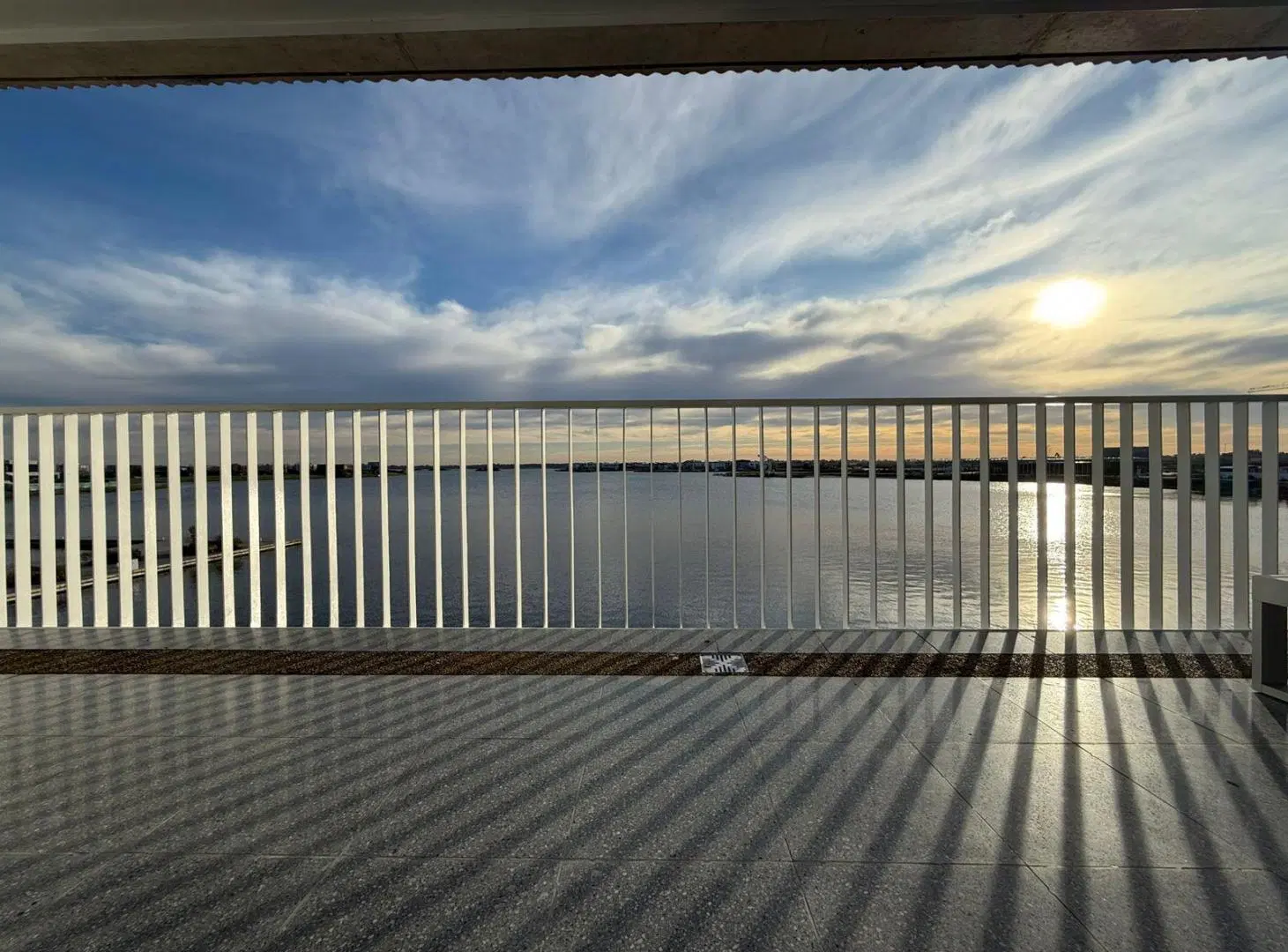 Departamento de 3 ambientes con vista al lago central 4