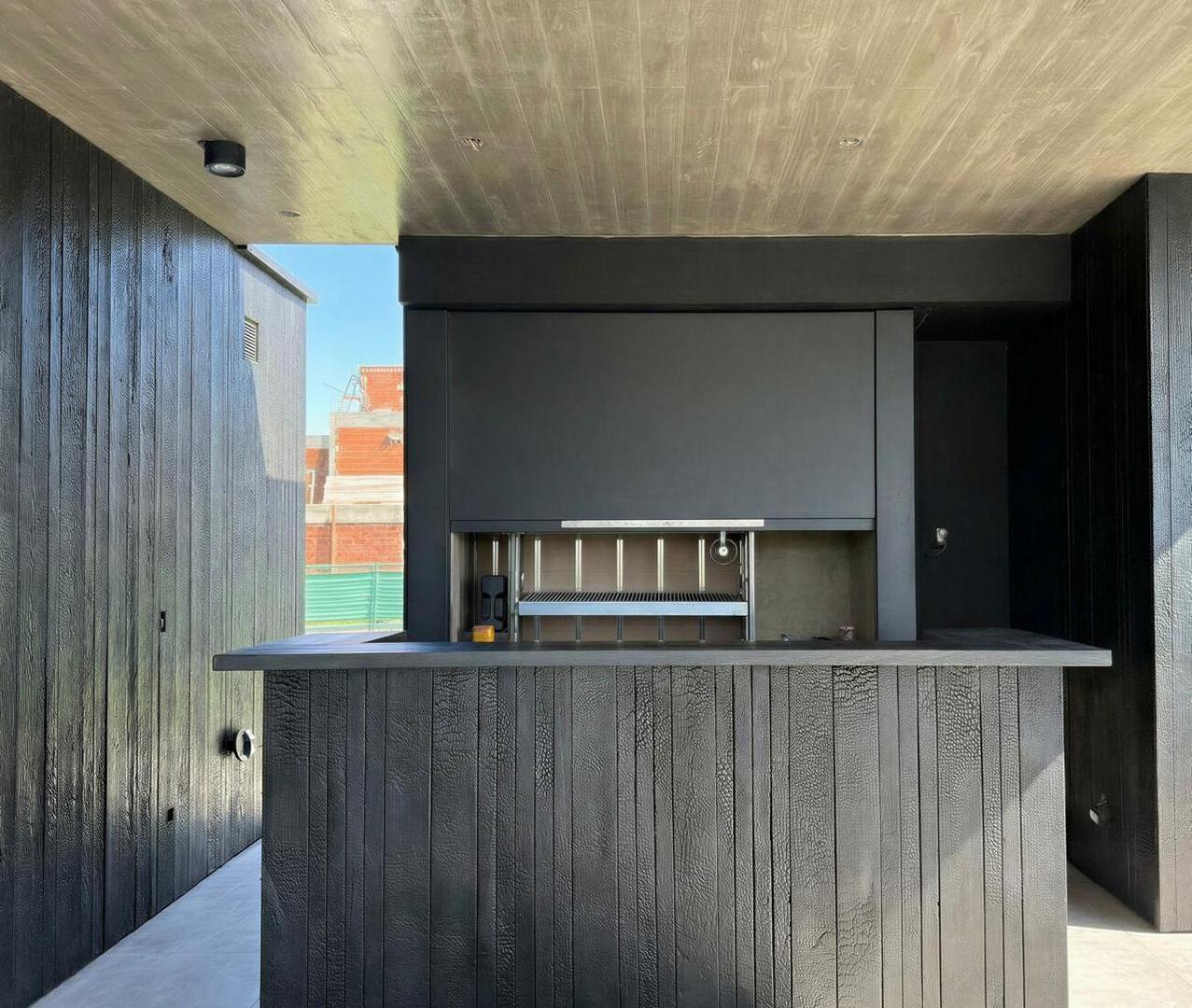 Foto de Espectacular casa al lago con cuatro dormitorios en suite en la planta, imagen 3