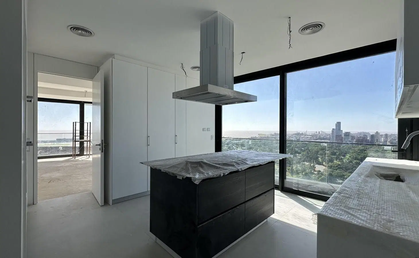 Venta L´Avenue Libertador Zaha Hadid 300m2 2 cocheras Piso Alto 3