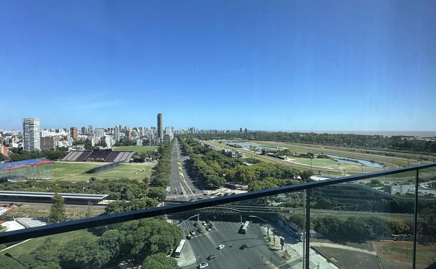 Venta 4 ambientes 2 cocheras Piso Alto L´Avenue Libertador Zaha Hadid 3