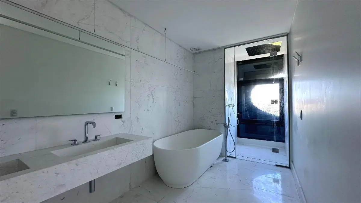 Venta departamento 3 suites 2 cocheras 400m2 Piso Alto L´Avenue Libertador Zaha Hadid 4