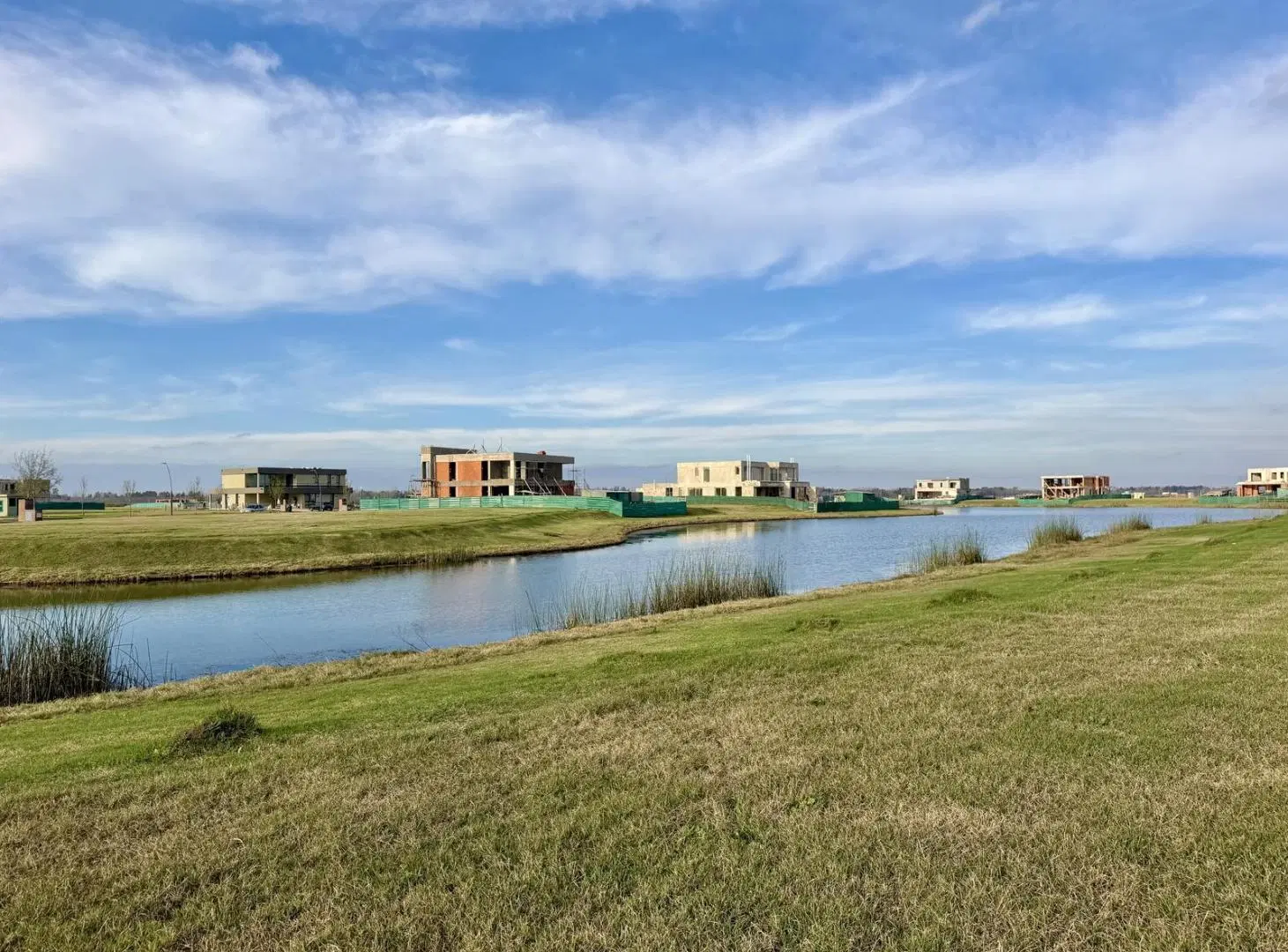 Lote al agua en esquina - Barrio Amarras - Puertos - Escobar 2