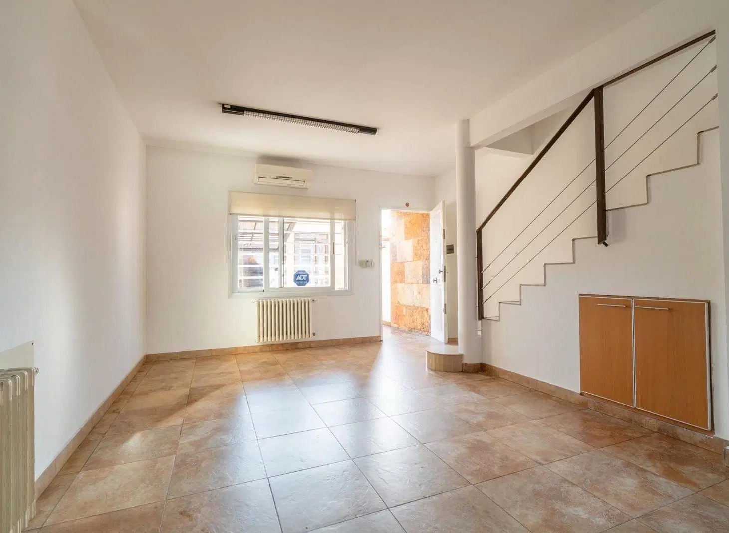 Excelente Triplex de 3/4 ambientes con cochera y patio ubicado den Aldo Bonzi 3