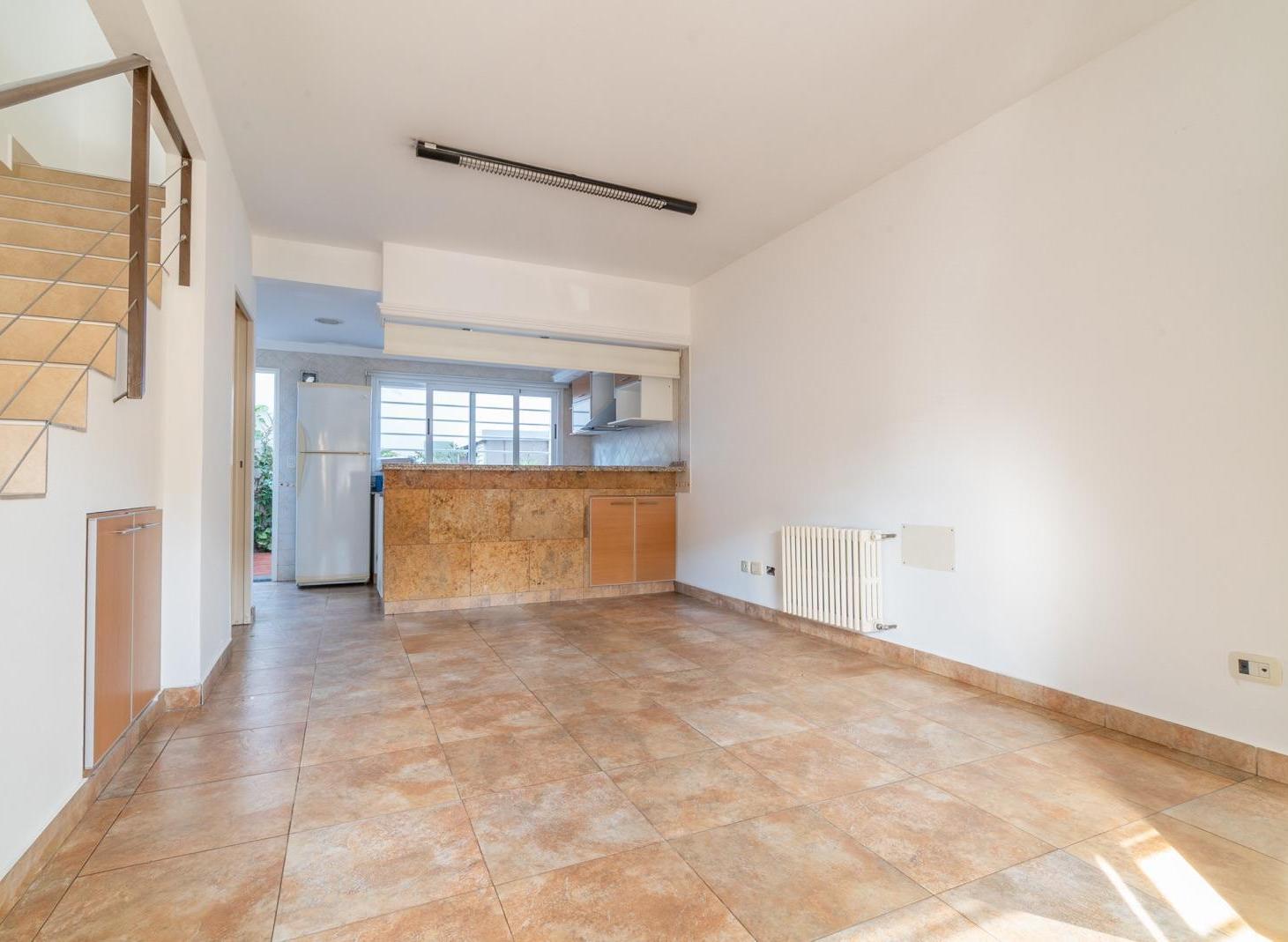 Foto de Excelente Triplex de 3/4 ambientes con cochera y patio ubicado en Aldo, imagen 4