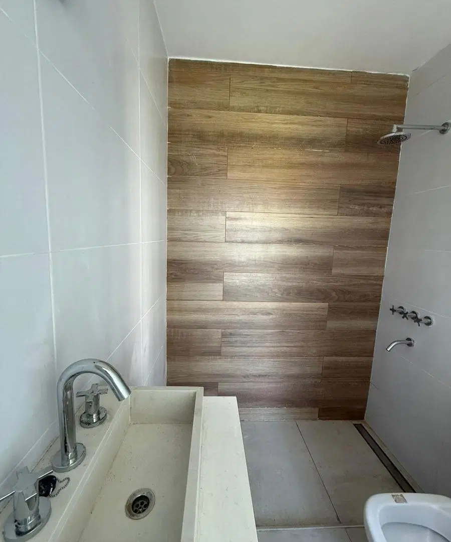 Casa en venta al lago cuatro dormitorios 5