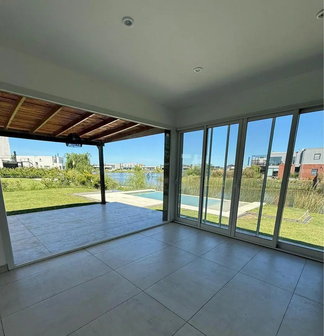 Casa en venta al lago cuatro dormitorios 3
