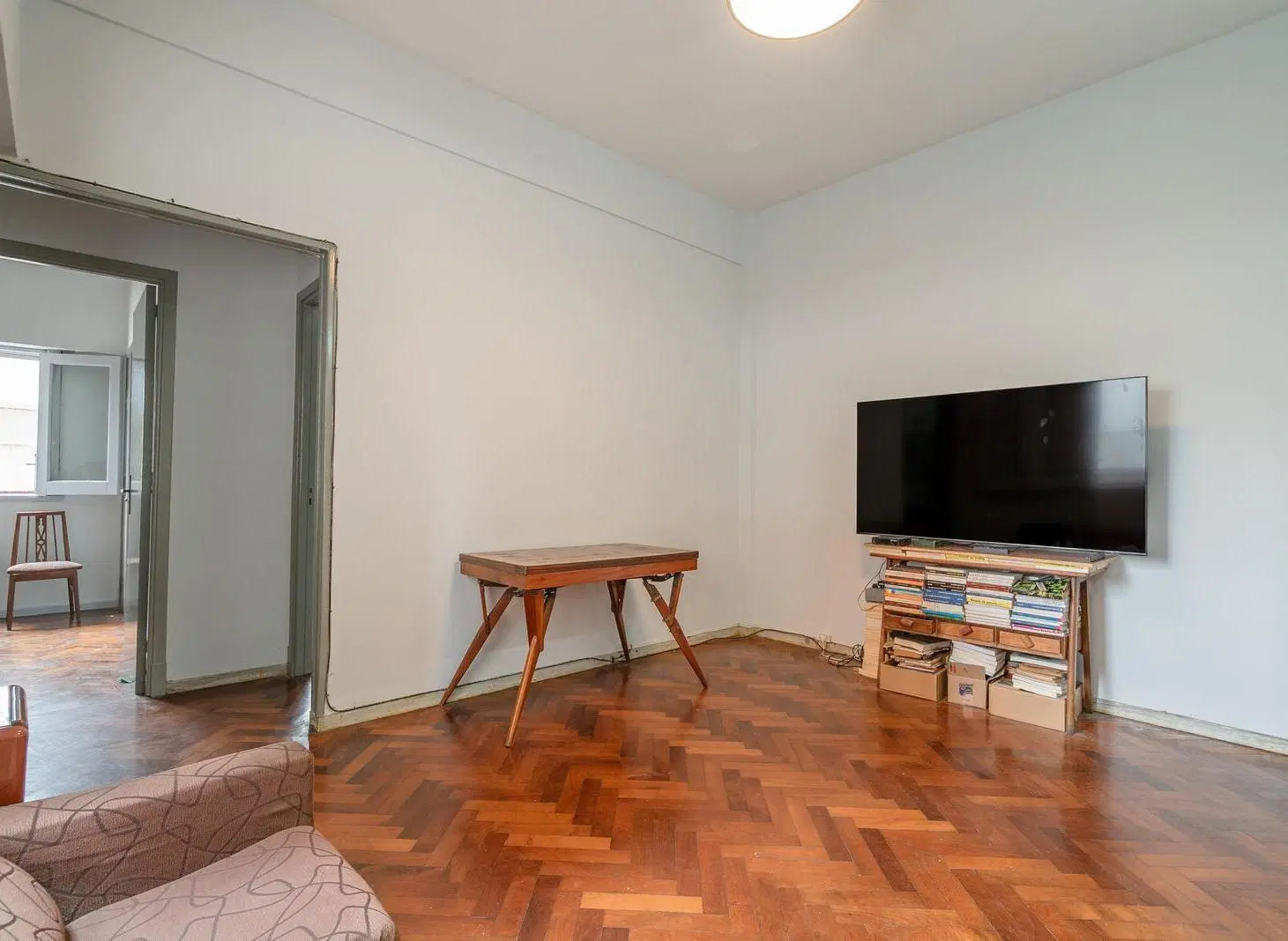 Departamento de tres ambientes  en zona  Constitución 4