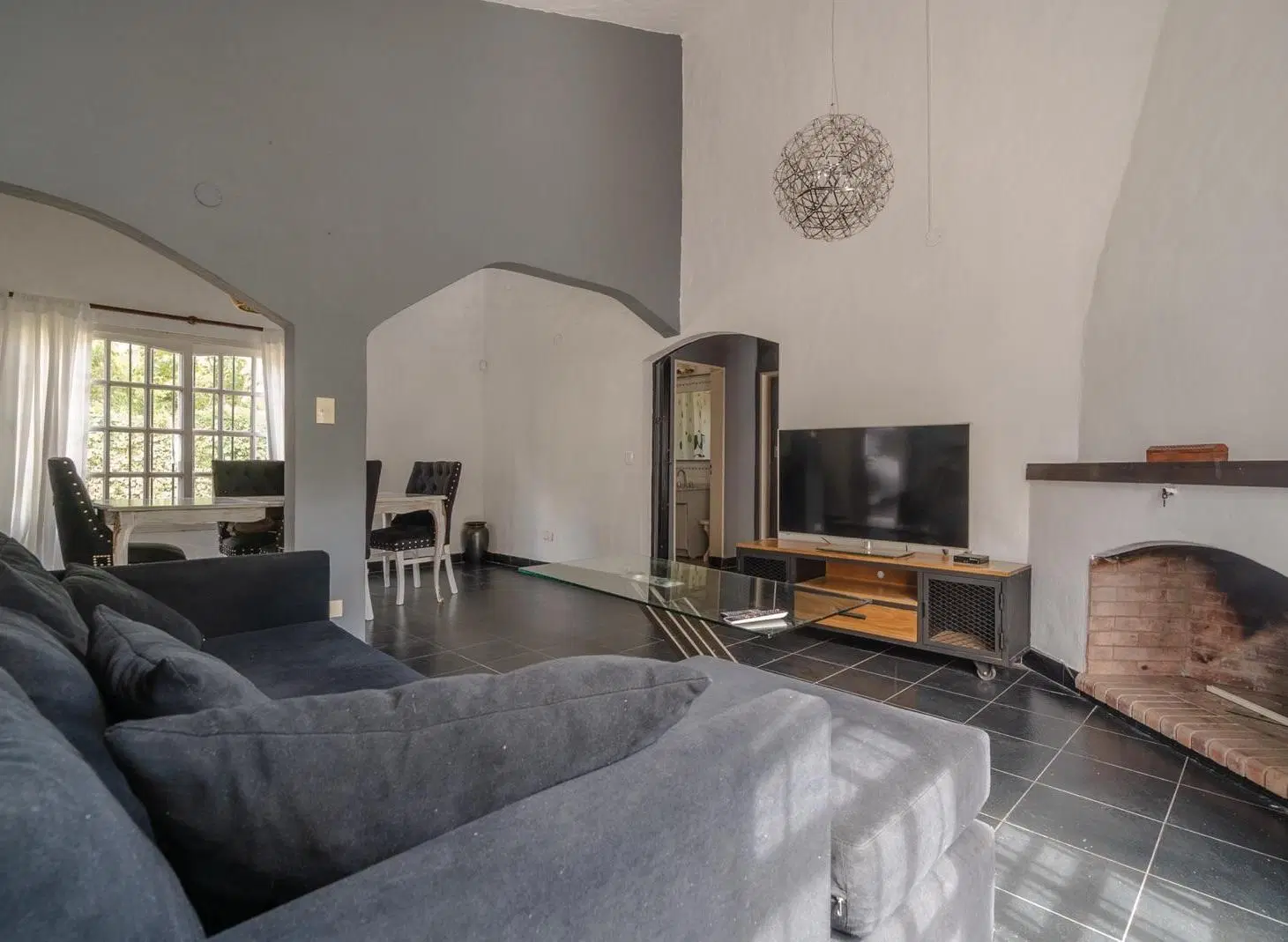 Hermosa Casa Quinta con Parque, Pileta Quincho Cerrado, Cochera cubiertas!!! 2