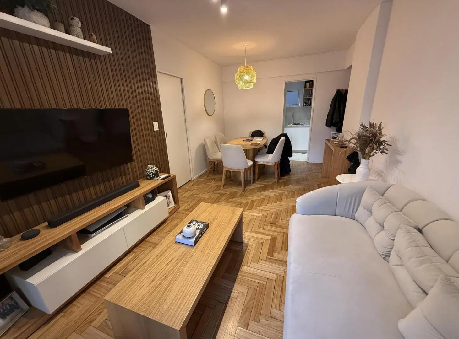 Departamento de 3 ambientes con balcón en venta Las Cañitas 3