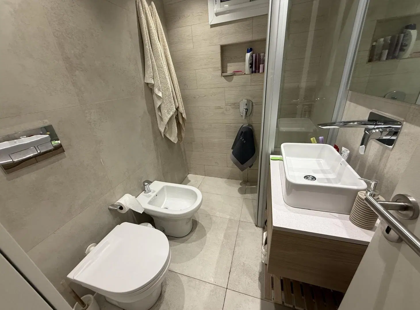 Departamento de 3 ambientes con balcón en venta Las Cañitas 4