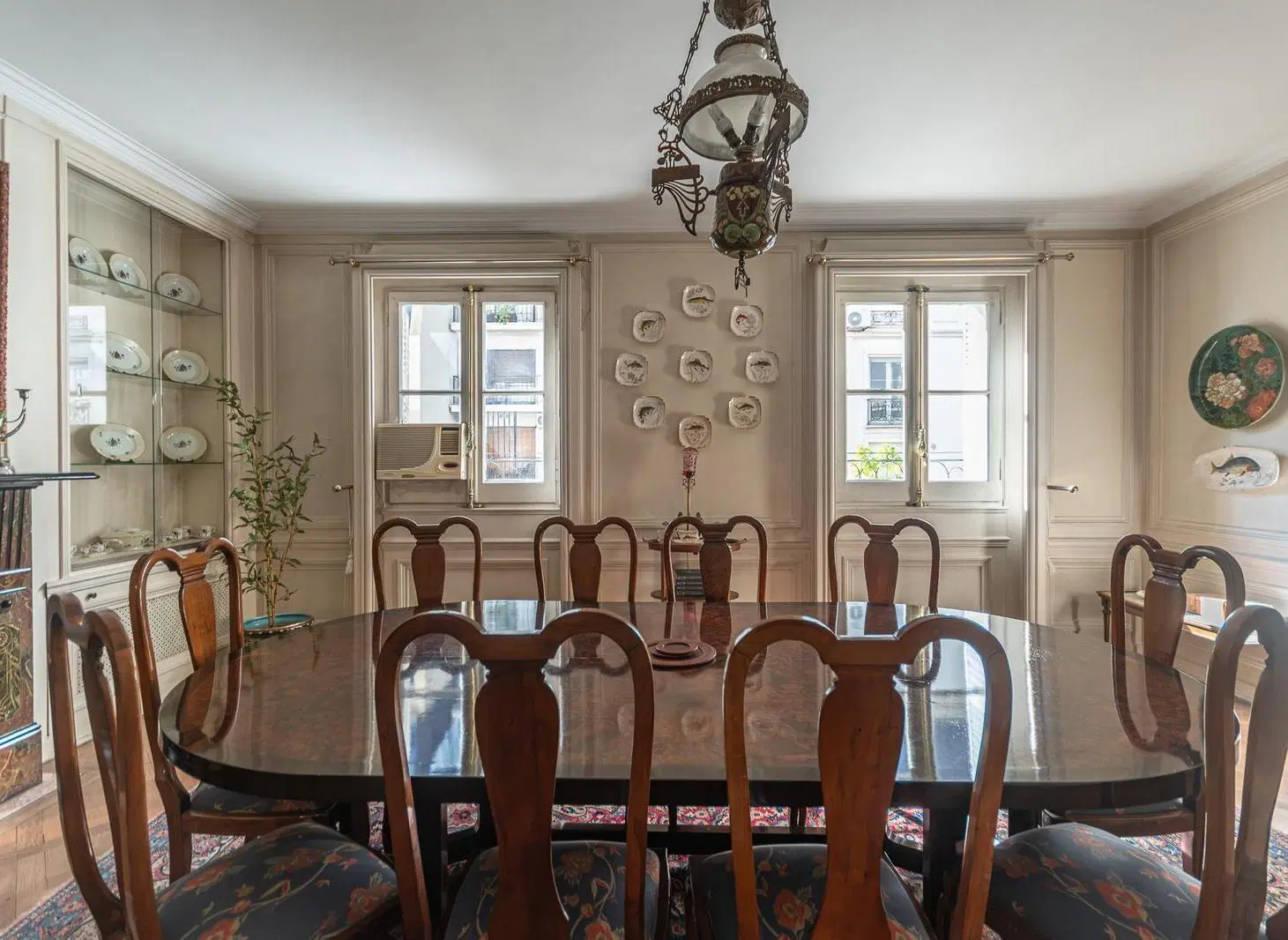 Estilo francés , 5 dormitorios, en Recoleta, Cochera, opcional 3