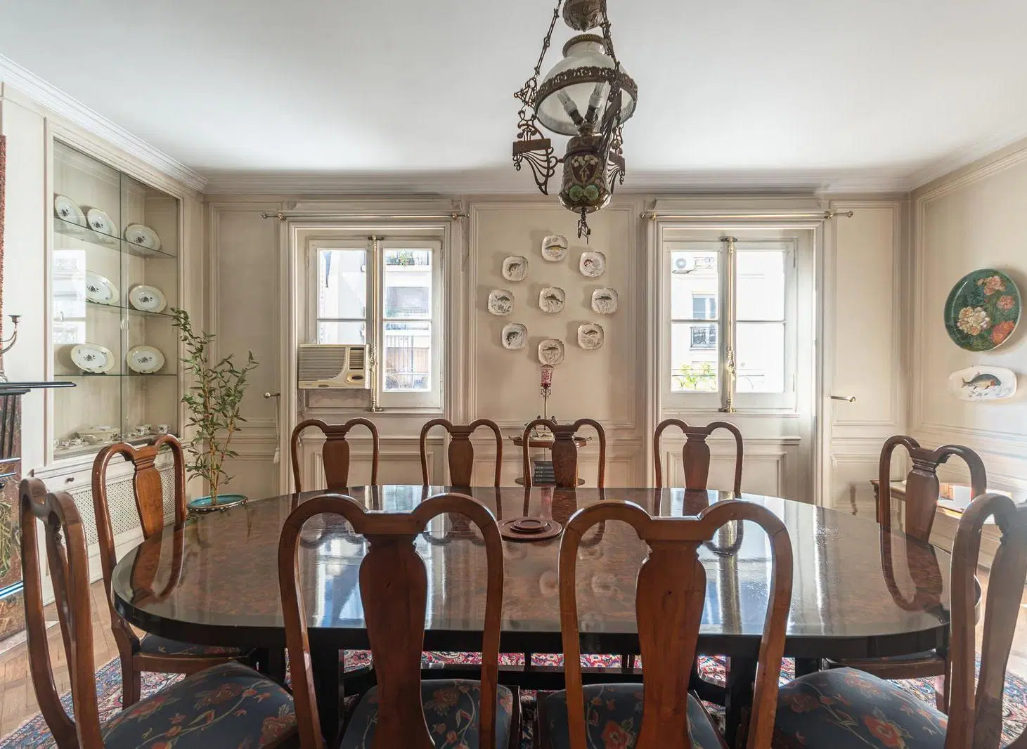 Estilo francés , 5 dormitorios, en Recoleta, Cochera, opcional 4