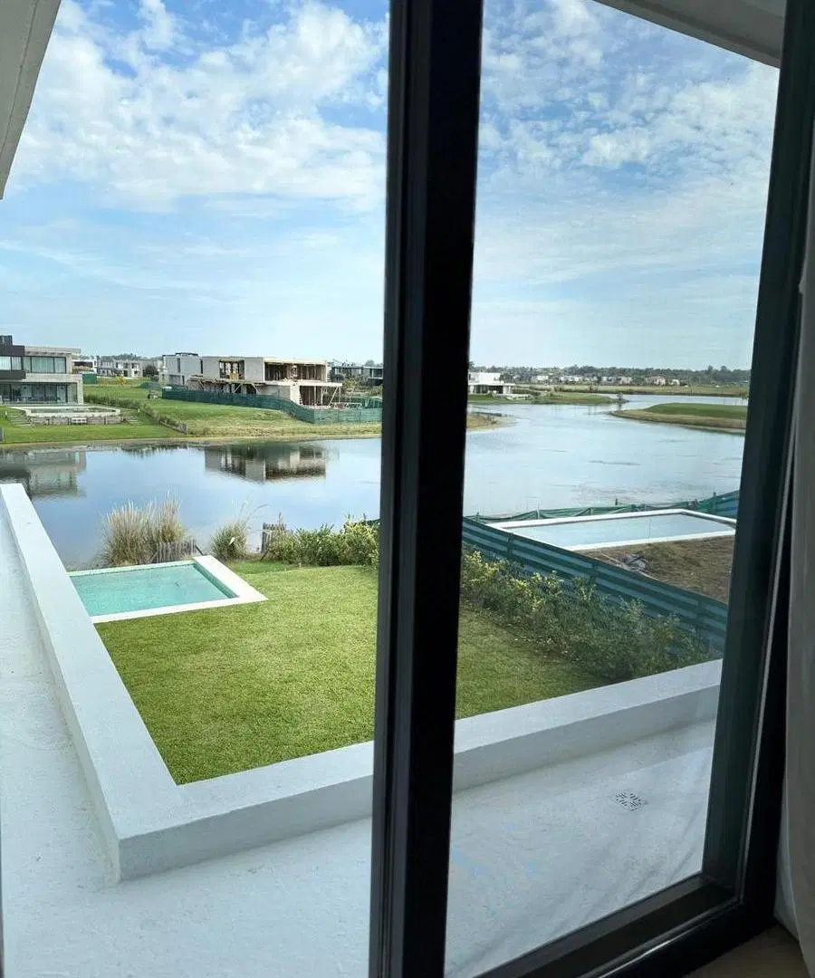 Casa en alquiler al lago Barrio Costas Puertos 8