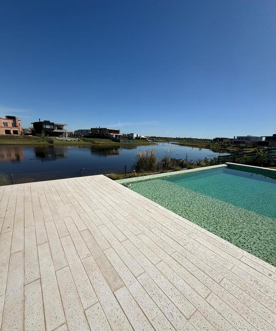 Foto de Casa en alquiler al lago Barrio Costas Puertos, imagen 1