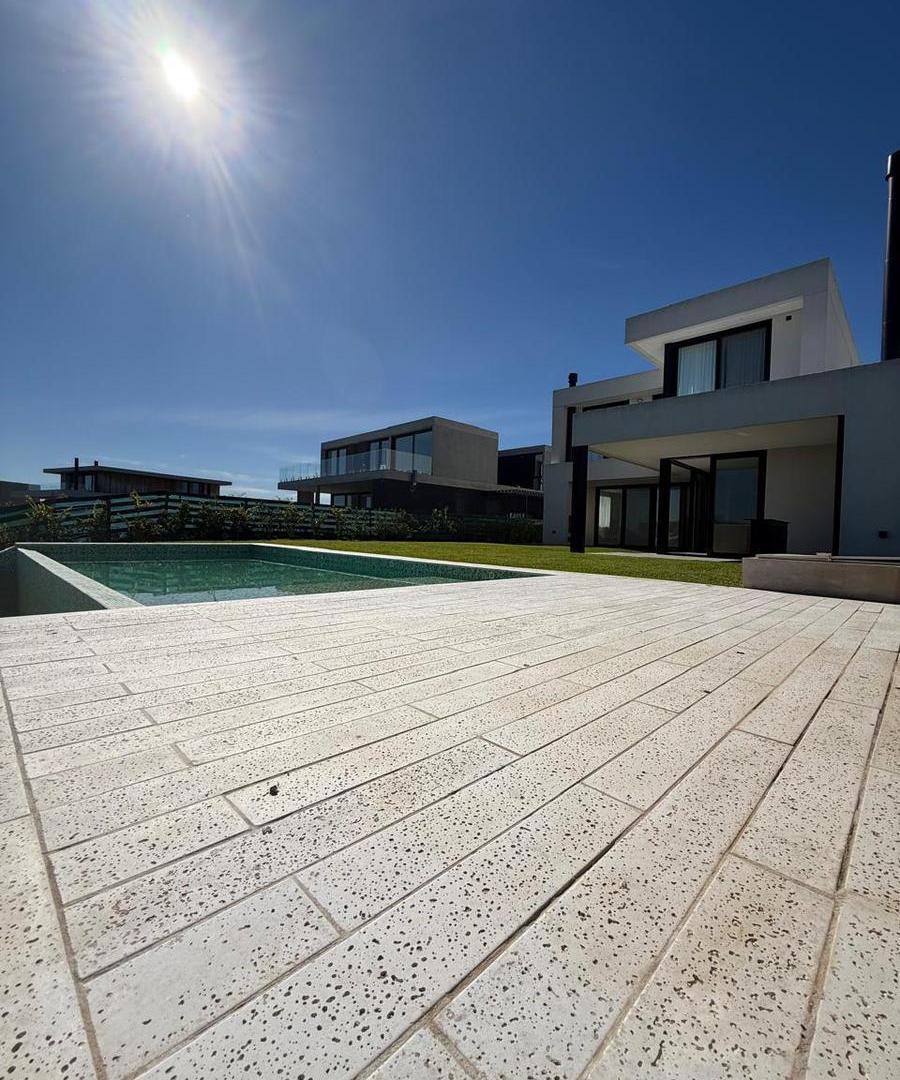 Foto de Casa en alquiler al lago Barrio Costas Puertos, imagen 2