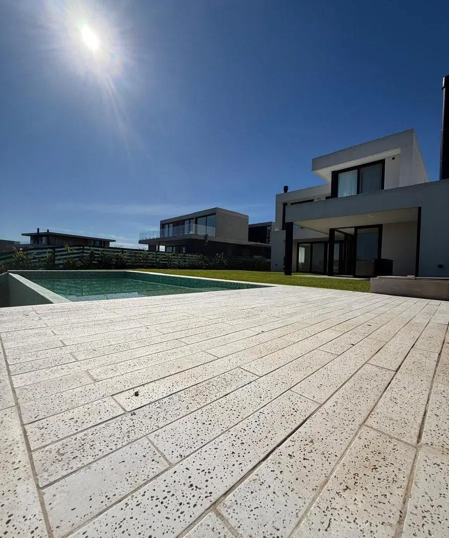 Casa en alquiler al lago Barrio Costas Puertos 2