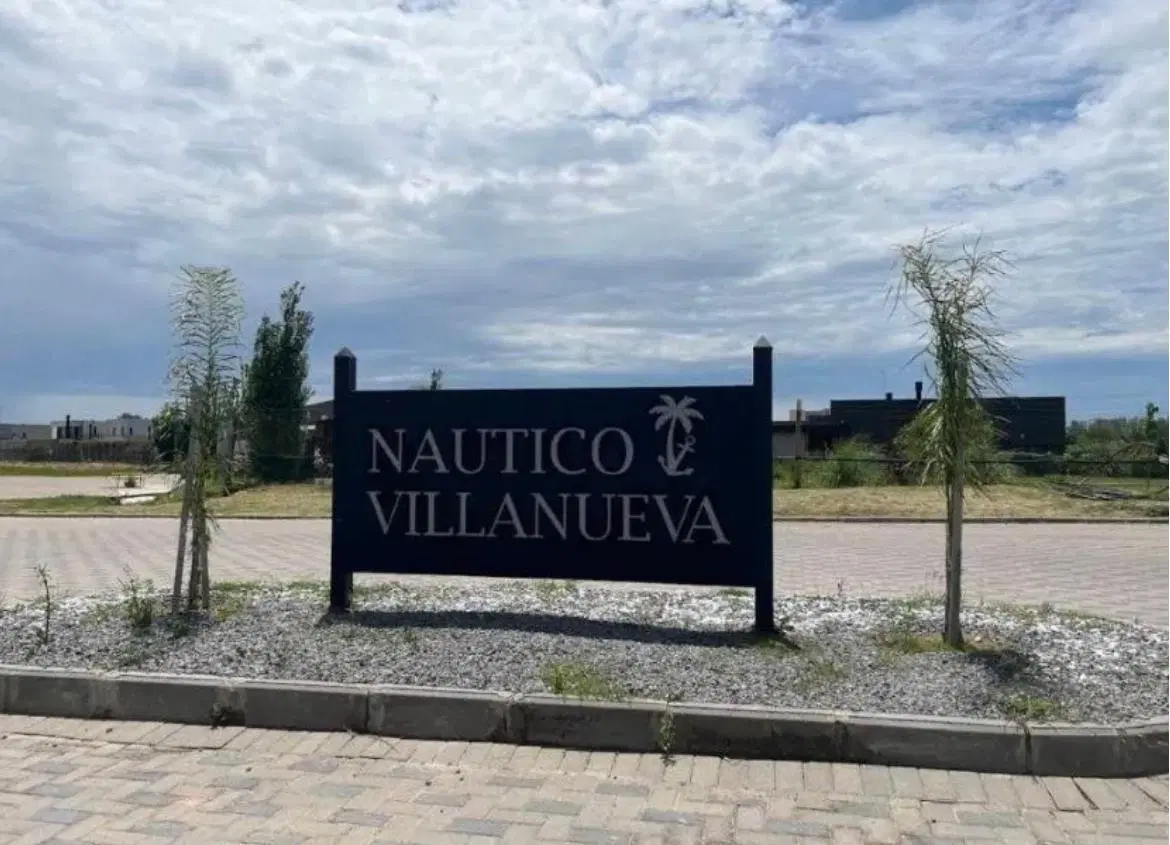 Excelente lote en venta en Barrio Náutico Villanueva 1