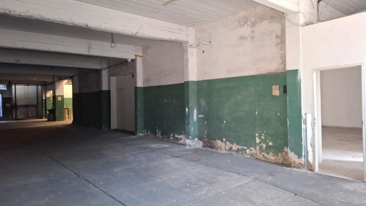 Foto de Galpón Venta 1.250 m² Doble Frente - Lanús Oeste, imagen 2