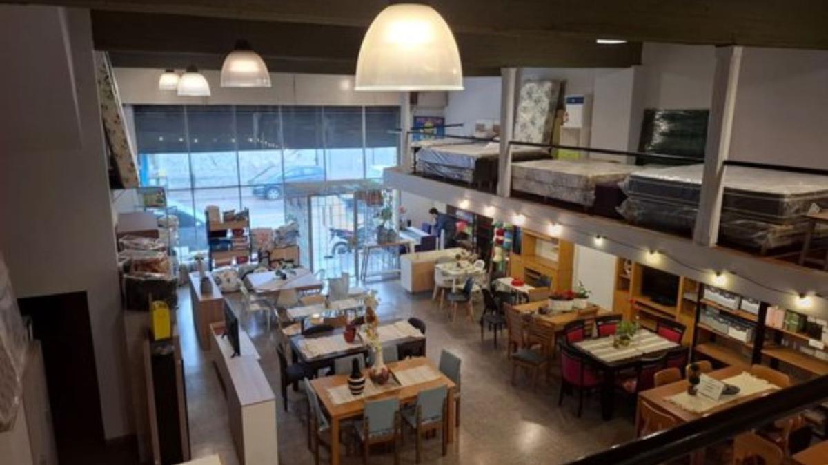Foto de Venta Local c/Depósito y Depto - 850m² cub. - Lanús, imagen 3