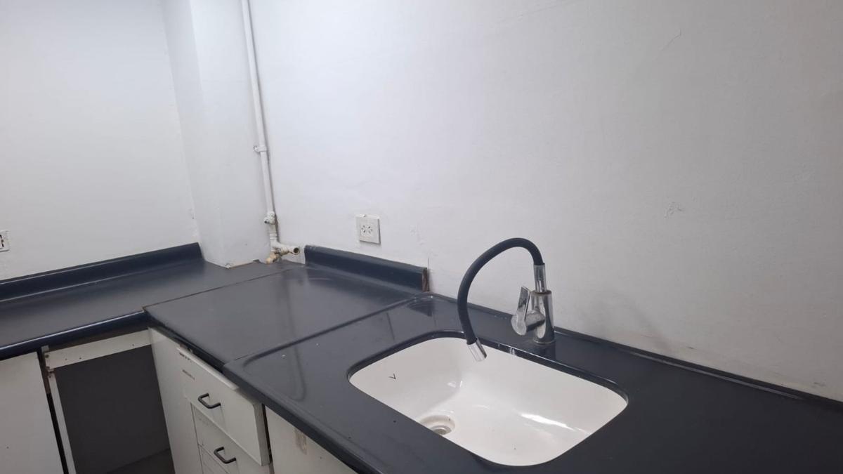 Foto de Local Comercial en Venta con Oficinas en Balvanera - CABA, imagen 1
