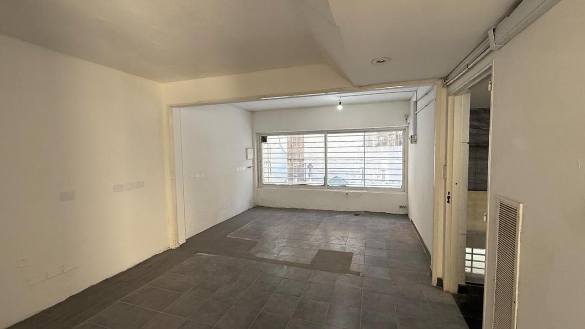 Foto de Alquiler Local Comercial con Oficinas en Balvanera - CABA, imagen 2