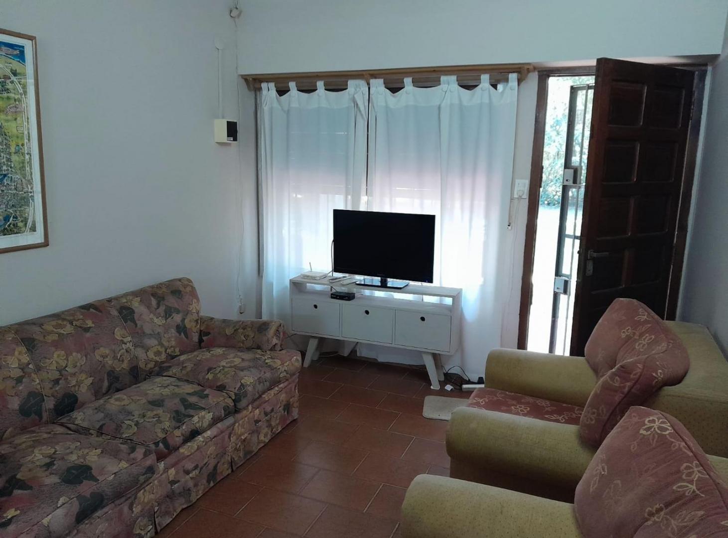 Foto de VENTA CASA 5 AMBIENTES CON LOTE DE 1100 M2. CHASCOMÚS, imagen 3