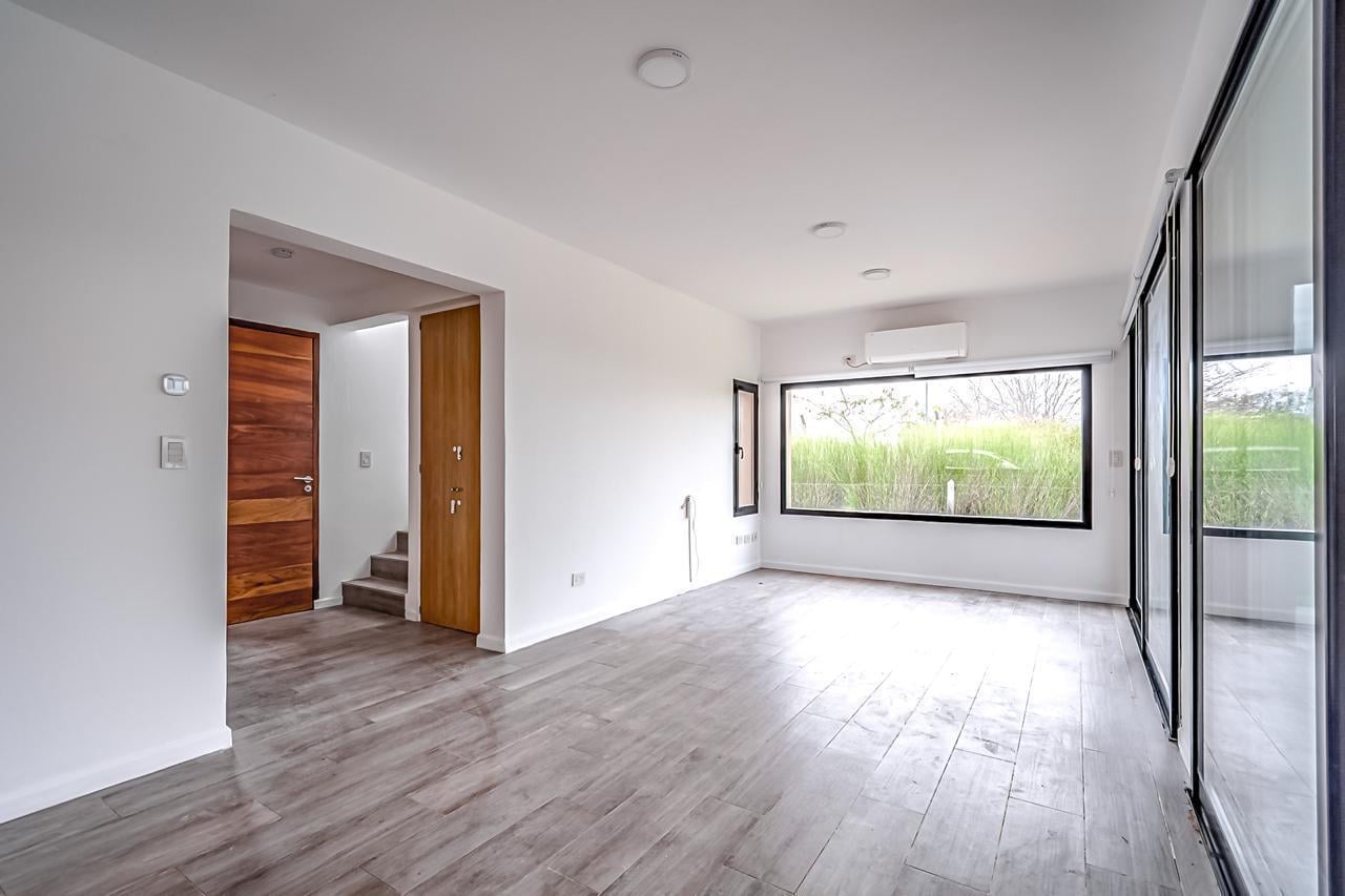 Foto de Araucarias Puertos Escobar, imagen 1