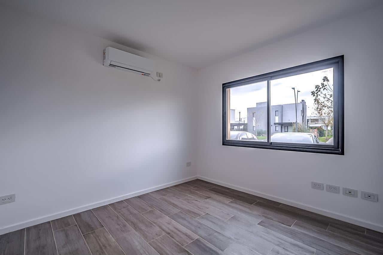 Foto de Araucarias Puertos Escobar, imagen 5