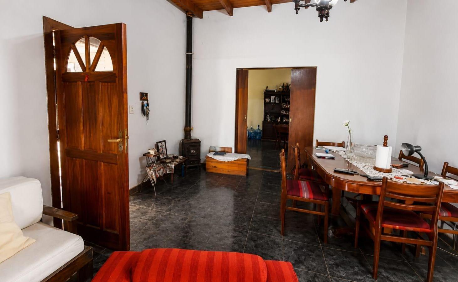 Foto de VENTA CASA DE 4 AMBIENTES CON PARQUE. CHASCOMÚS., imagen 4