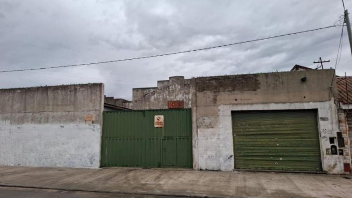 Foto de Galpón en Venta Doble Frente con Oficinas en Lanús Este, imagen 2