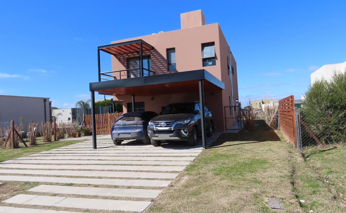 Casa en Venta y Alquiler 5 ambientes Barrio Santa Isabel 2