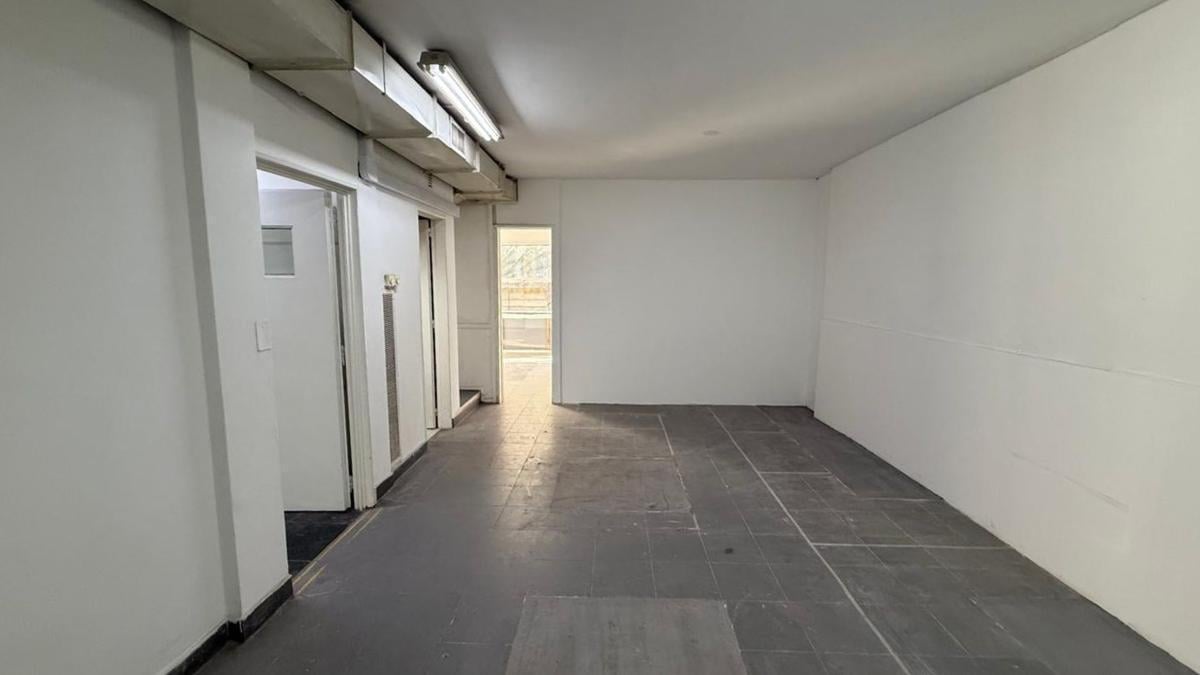 Foto de Local Comercial en Venta con Oficinas en Balvanera - CABA, imagen 5