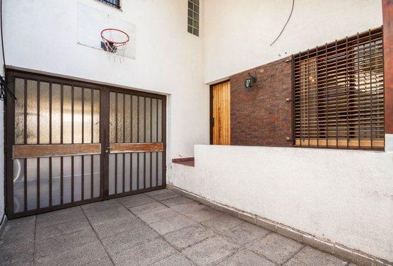 Casa en Adrogue 4 ambientes. Apto crédito.