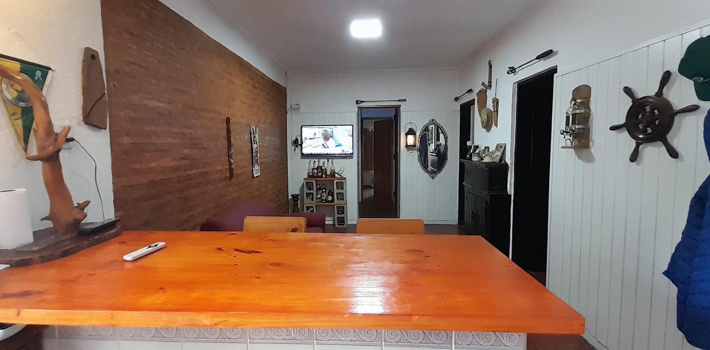Foto de VENTA. CASA 4 AMBIENTES CON PARQUE Y PILETA. CHASCOMÚS., imagen 3