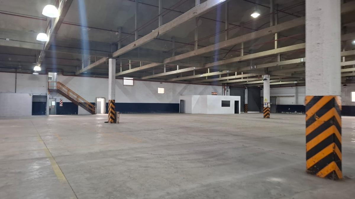 Foto de Alquiler Nave Logística 3150 m² en Parque Industrial Hurlingham, imagen 4