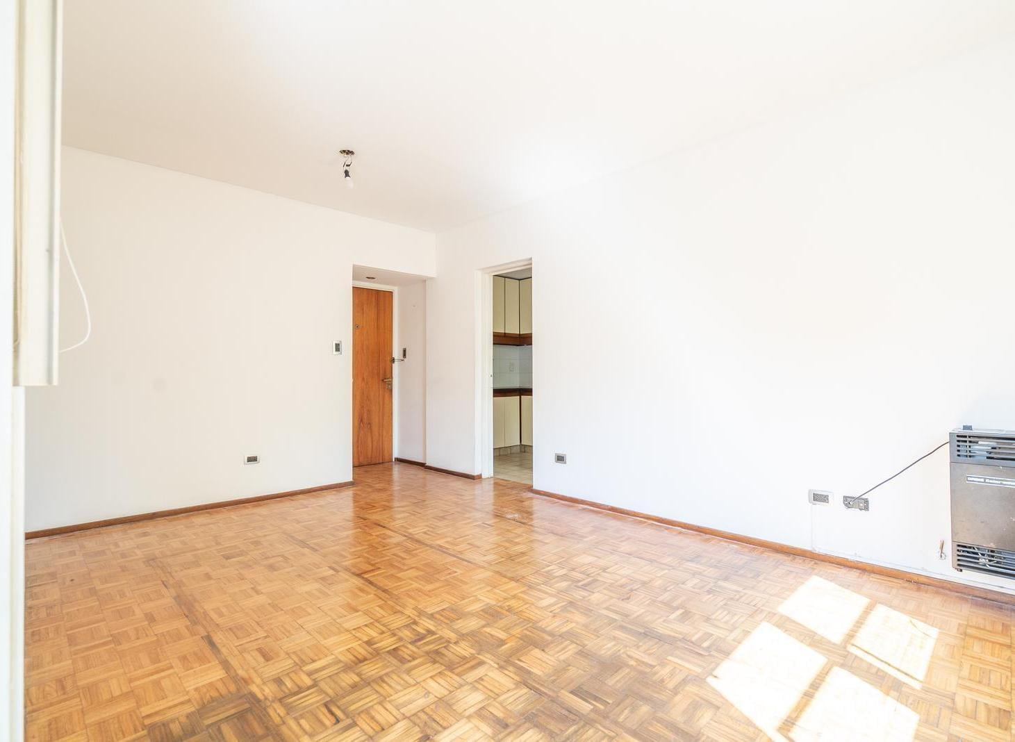 Foto de Departamento muy luminoso ,excelente ubicación, ideal para inversión, imagen 4