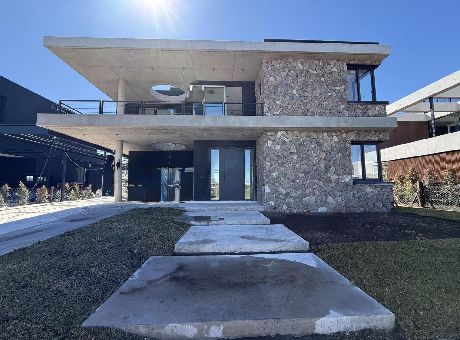 Foto de Venta Casa al Lago 6 Ambientes en Costas Puertos, imagen 1