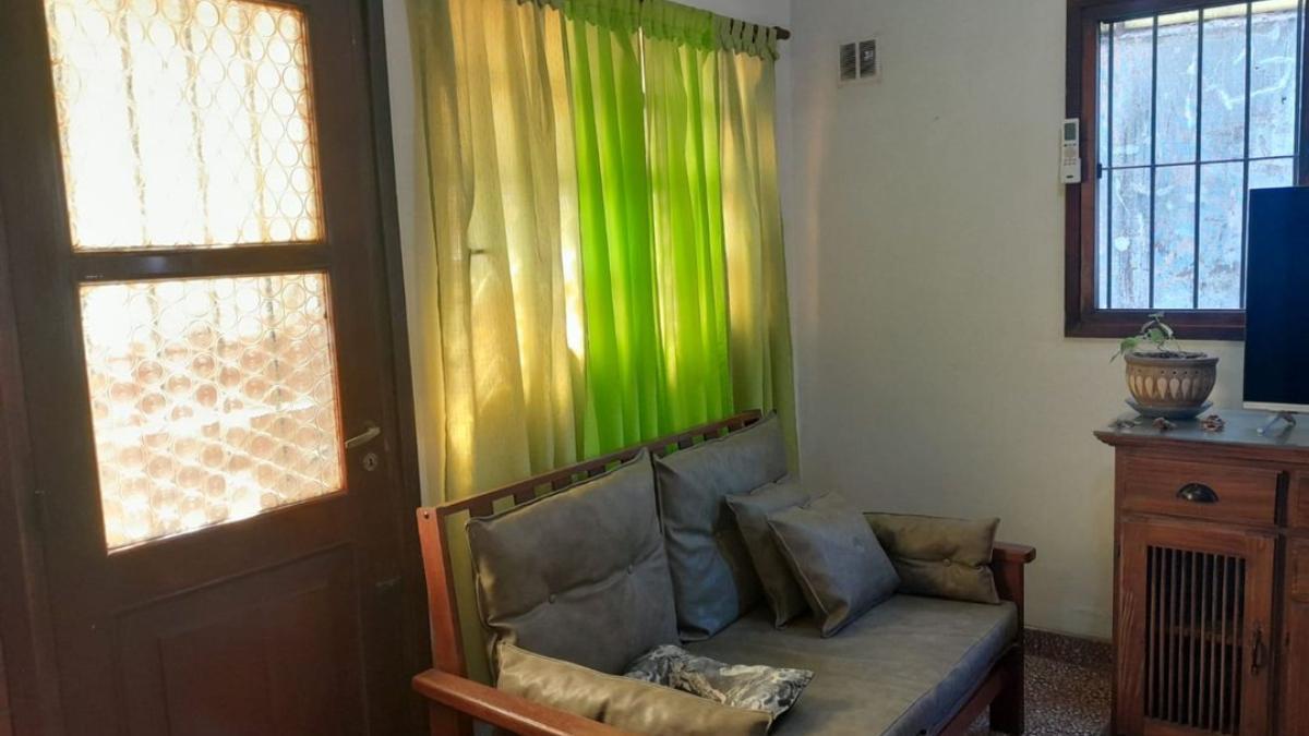Foto de Casa en Venta 4 Amb. Jardín Apto Crédito - Pompeya, imagen 2