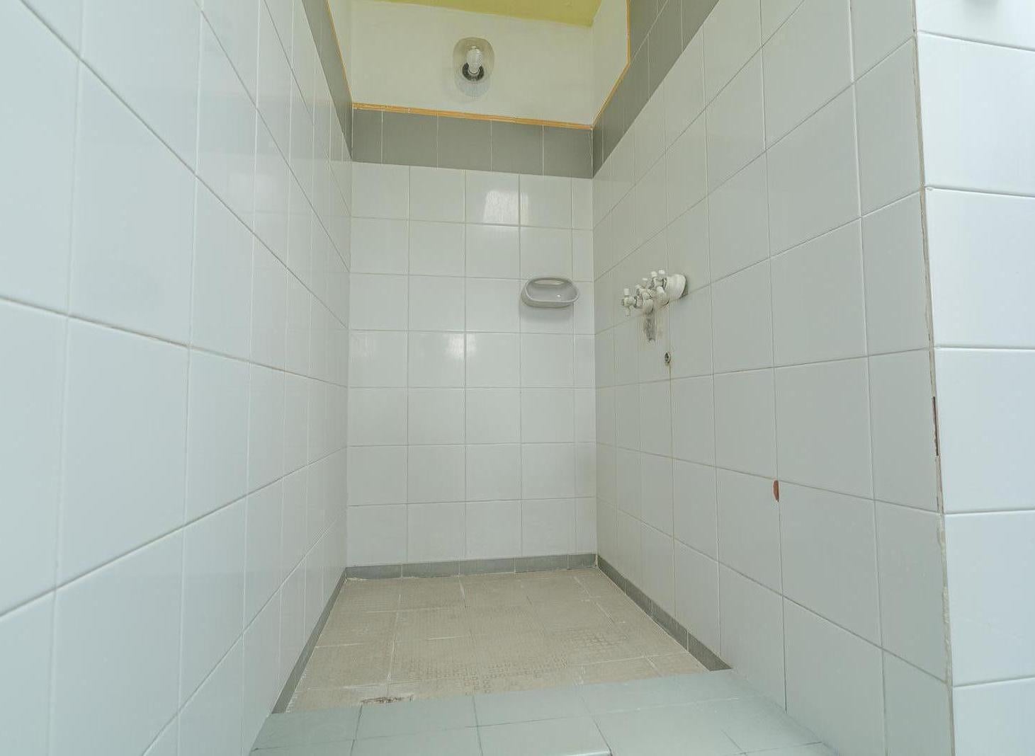 Foto de Excelente Casa c/Parrilla y Deposito ,Taller en Planta baja Lanús Este!, imagen 4