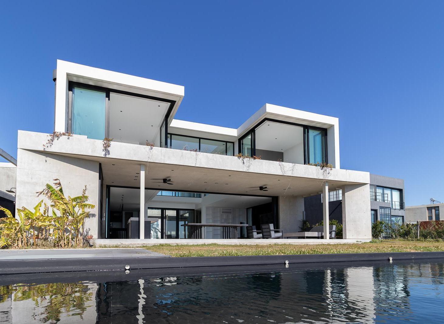 Foto de Casa al lago central en venta 4 dormitorios en suite, imagen 3