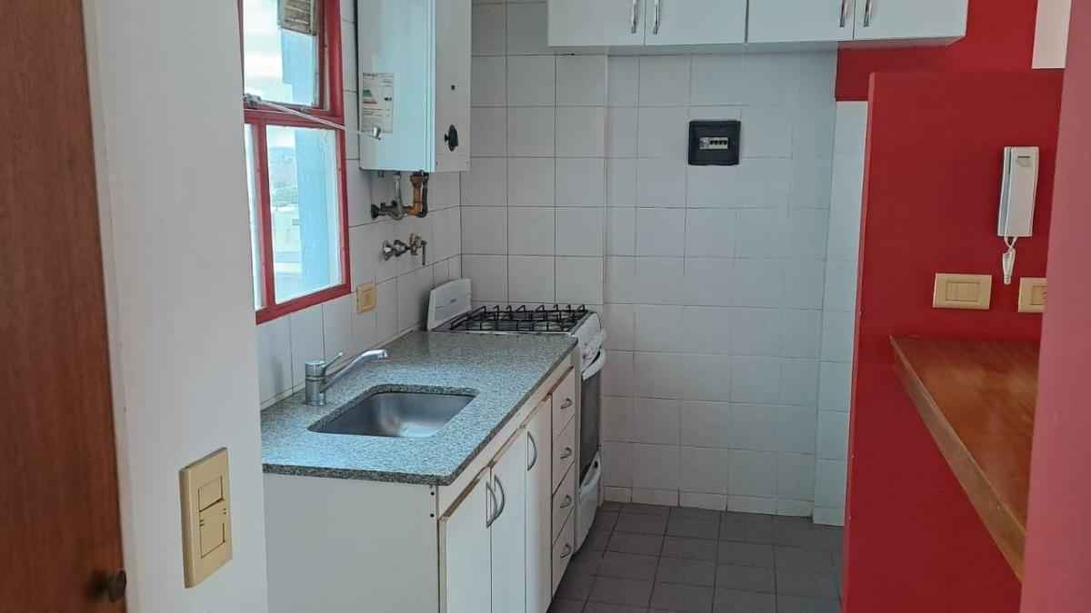 Foto de Departamento 2 ambientes con cochera en Venta en Lanús Oeste, dúplex, imagen 1