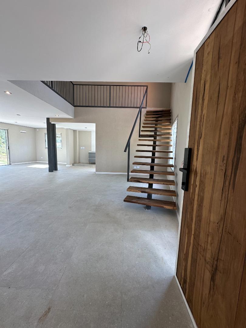 Foto de Casa en Venta 4 ambientes Barrio Santa Isabel 2 Ingeniero Maschwitz, imagen 4